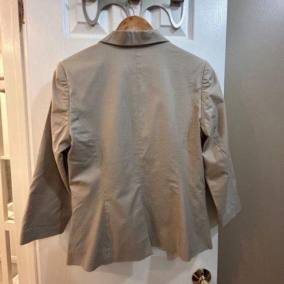 Banana Republic Lightweight Cotton Suiting Jacket – Size 10, 3/4 Length Sleeves - Picture 2 of 5